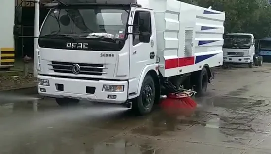 Isuzu 4cbm Tanque de agua 5cbm Tanque de basura Camión de lavado de carreteras de alta presión Isuzu 130HP Euro 5 Camión barredor de carreteras